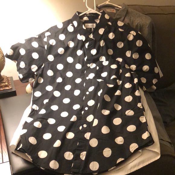 Men’s button down, brand mirrors - Picture 1 of 1